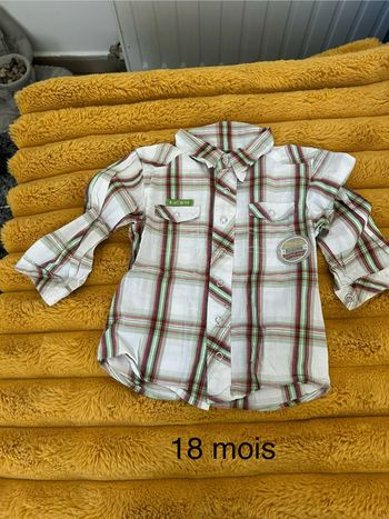 Chemise blanche à carreaux