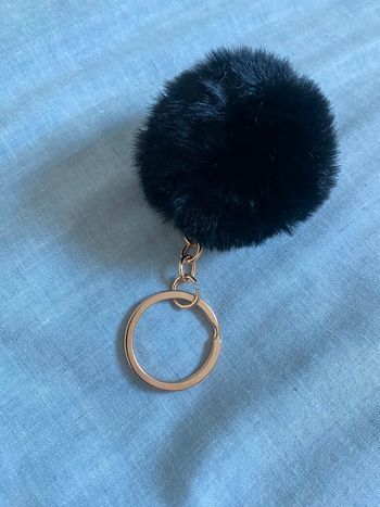 Porte-clés pompon noir