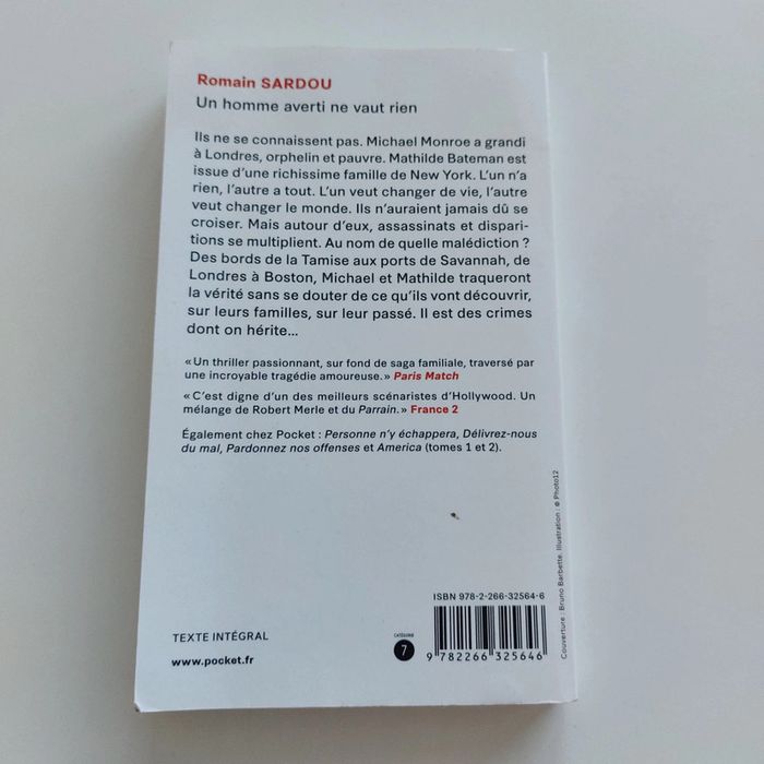 Livre - Un homme averti ne vaut rien - photo numéro 2