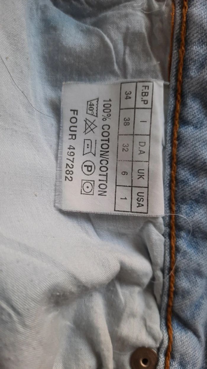 Short en jean T. 34 - photo numéro 8