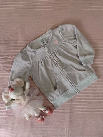 gilet polaires gris et rose 6/9 mois