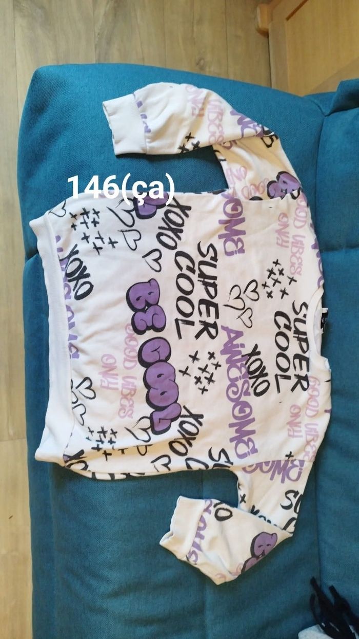 Pull fille taille 146.  11 ans