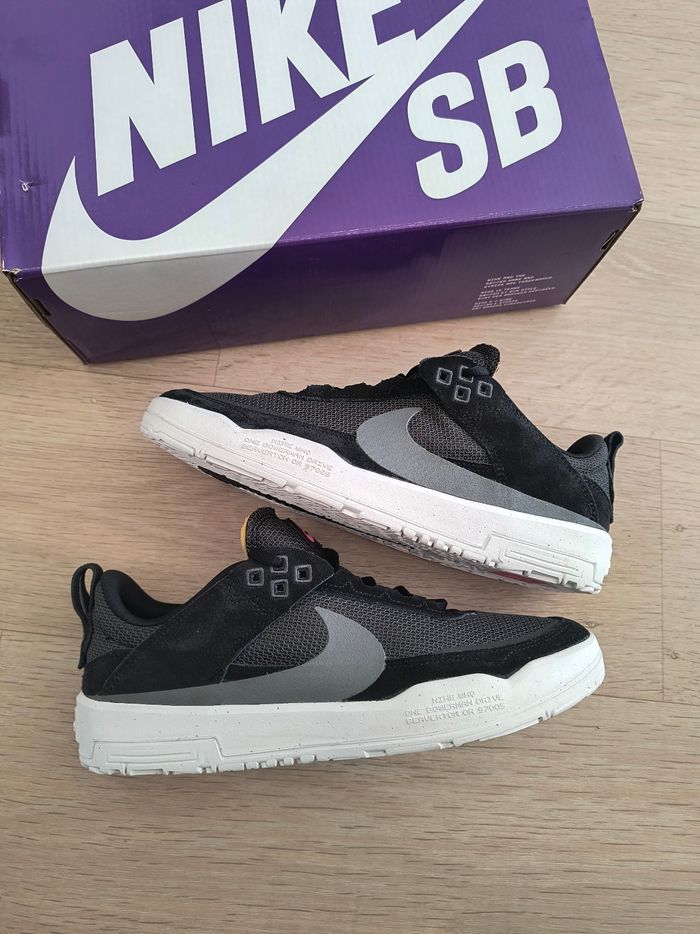 Baskets chaussures Nike SB day one taille 38.5 unisex neuves - photo numéro 6