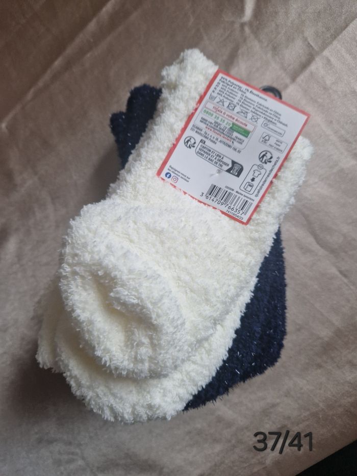 Lot de chaussettes + chaussons antidérapantsLot de chaussettes + chaussons antidérapants

Différentes tailles (indiqué sur les photos) :

 - chaussons antidérapants x2 - 36/40
 - chaussette renard - 31/34
 - chaussette pingouin - 36-38
 - 2 pair - photo numéro 10