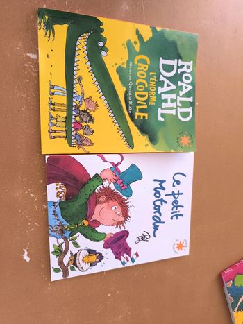 L'heure des histoires. Deux livres: le petit motordu et l'énorme crocodile