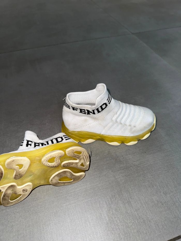 Chaussure enfant t26 blanc bonne etat - photo numéro 3