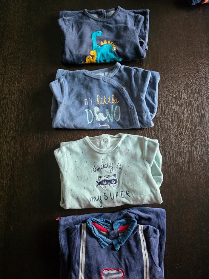 Lot de 4 pyjamas en velours en 9 mois
