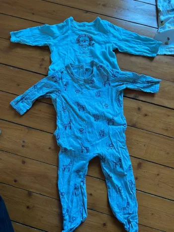 Lot pyjama 9 mois