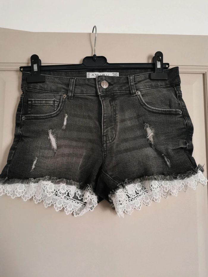 Short en jean noir et dentelle
