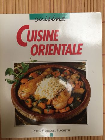 805-livre cuisine orientale NEUF