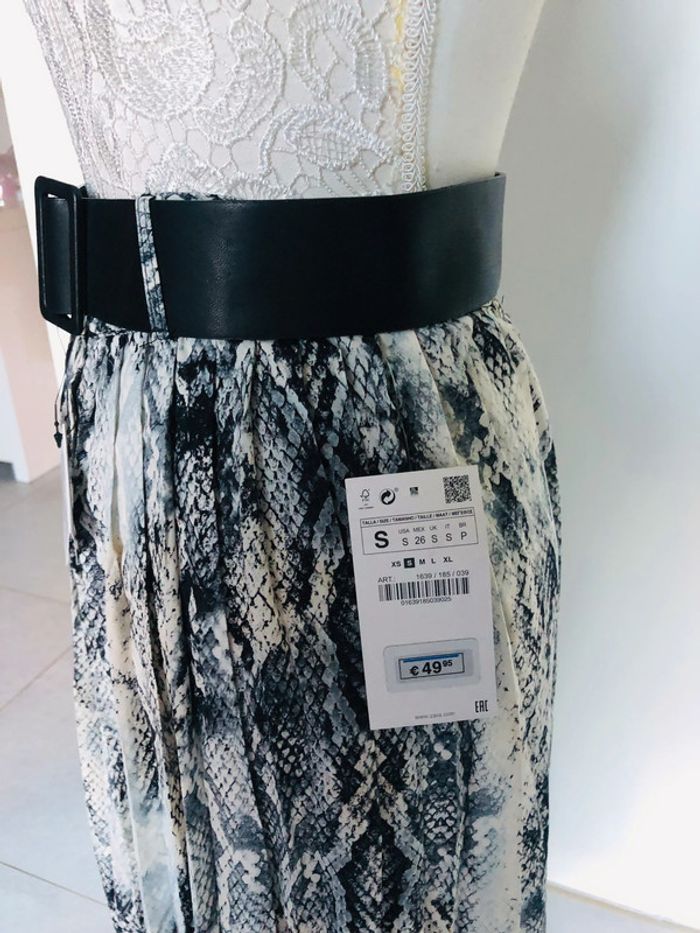 Jupe Zara neuve taille S - photo numéro 4