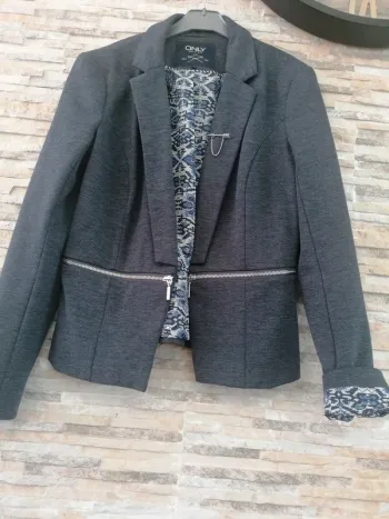 Veste Blazer only femme taille M #Vêtements_femmes_krocaro