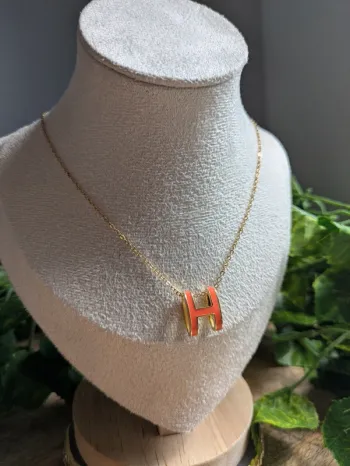 Collier pop up H tendance orange
