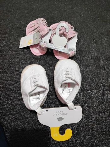 Lot de deux chaussures bb fille