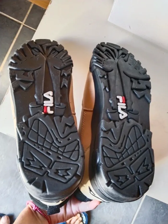 Superbe paire de chaussures de randonnée de marque Fila femme pointure 41 - photo numéro 8