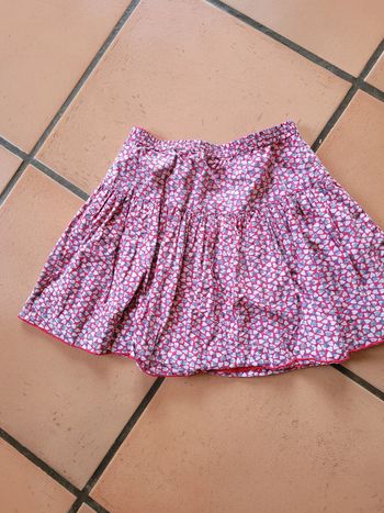 Jolie jupe réversible 8 ans tbe