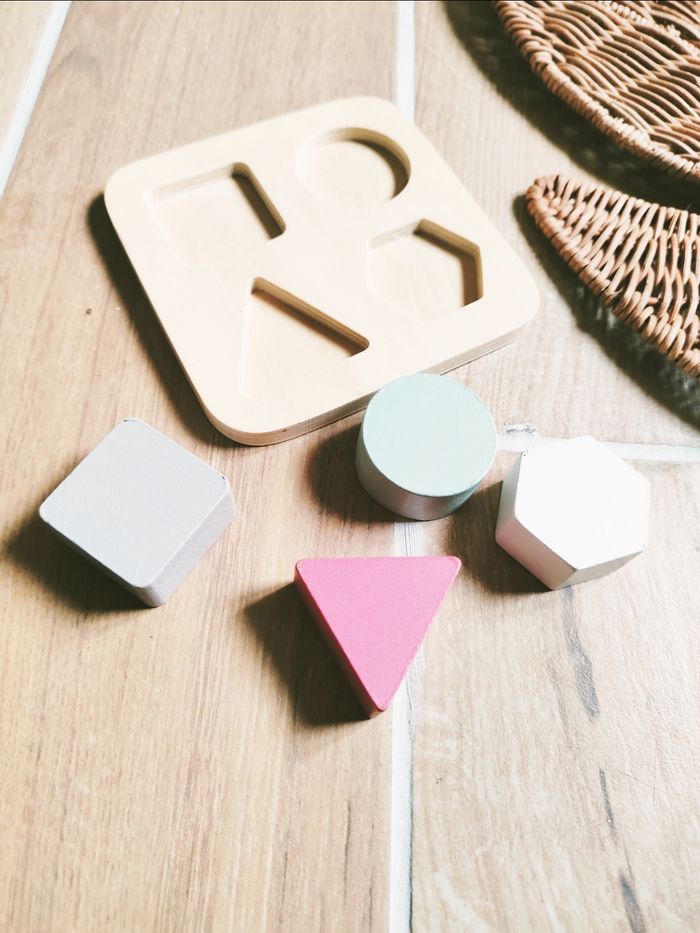 👶Petit Puzzle formes à encastrer en bois - photo numéro 2