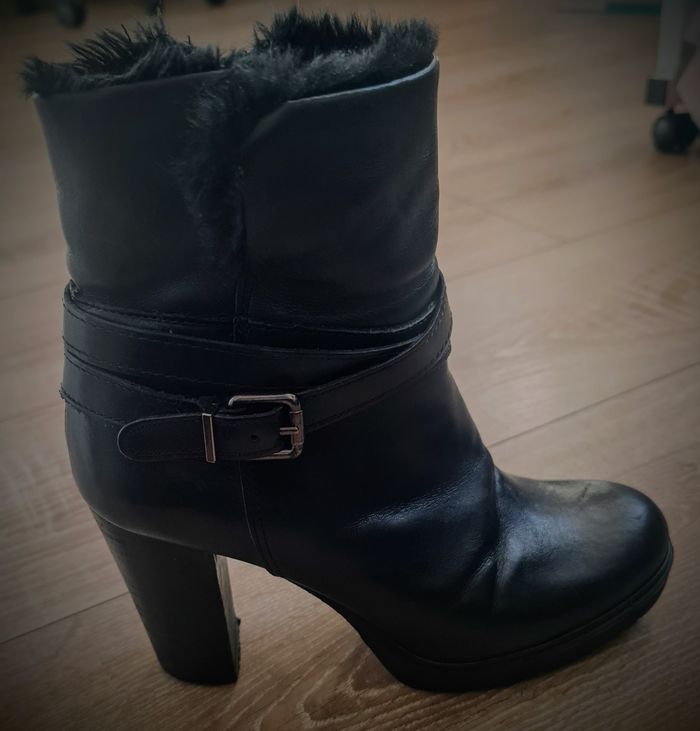 P. 37 - Superbes bottines compensées ALPE en cuir noir, hiver chic - photo numéro 6