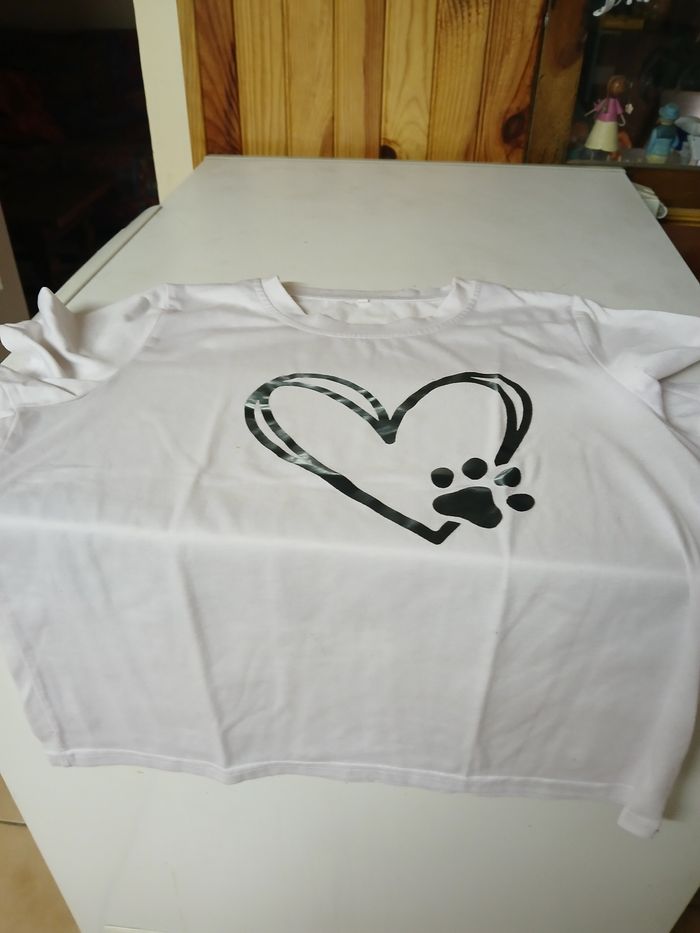 Tee shirt motif patte de chien - photo numéro 4