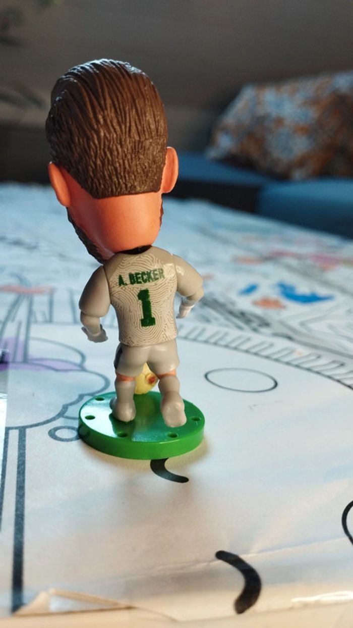 Petite figurine football neuve Alisson becker équipe du Brésil - photo numéro 2
