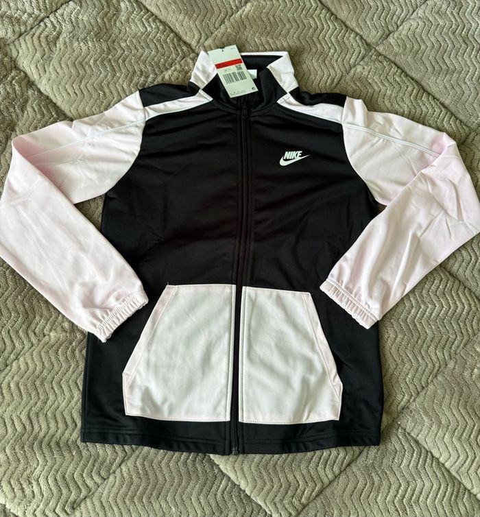 Veste Nike neuve avec étiquettes pour enfants taille L - photo numéro 2