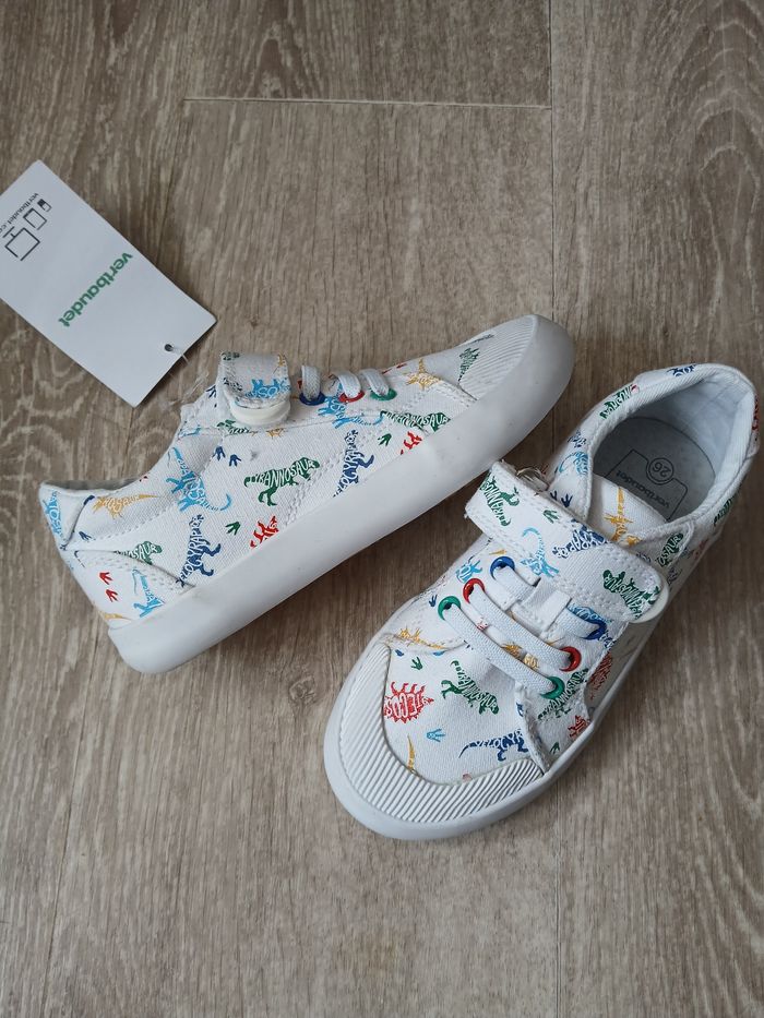 Baskets neuves vertbaudet taille 26 - photo numéro 2
