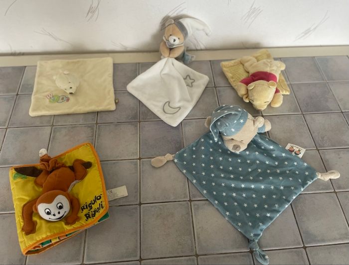 Lot de 5 doudous pour bébé