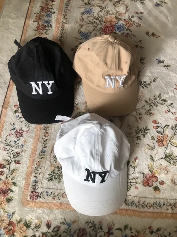 Lot de 3 casquettes neuve mixte NY - photo numéro 2