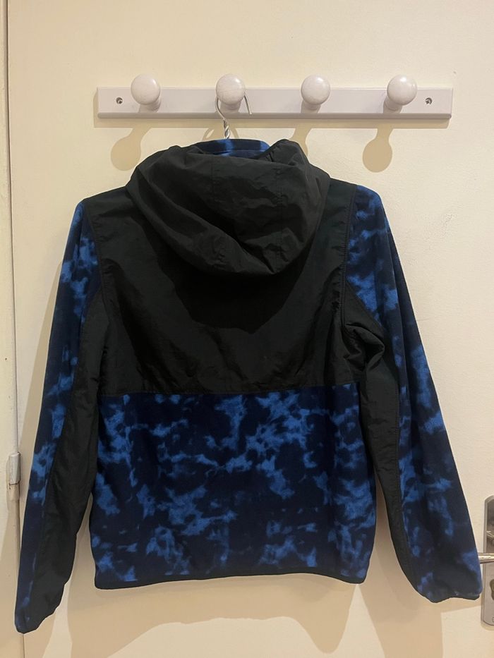Veste coupe vent à capuche bleue et noire h&m taille 13-14 ans - photo numéro 2