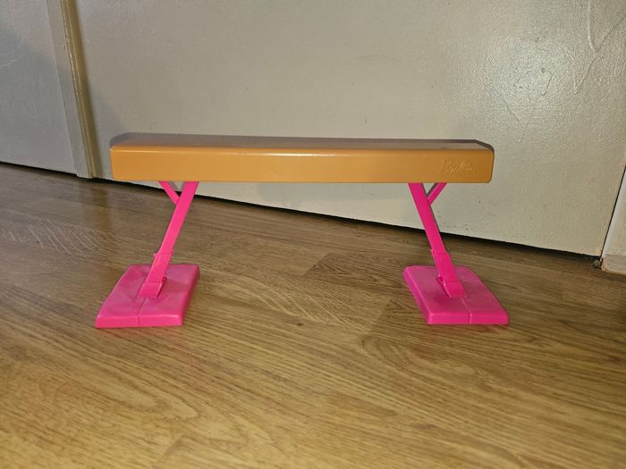 Tableau barbie + poutre - photo numéro 2
