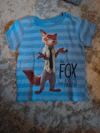 T shirt Disneystore taille 4 ans zootopie