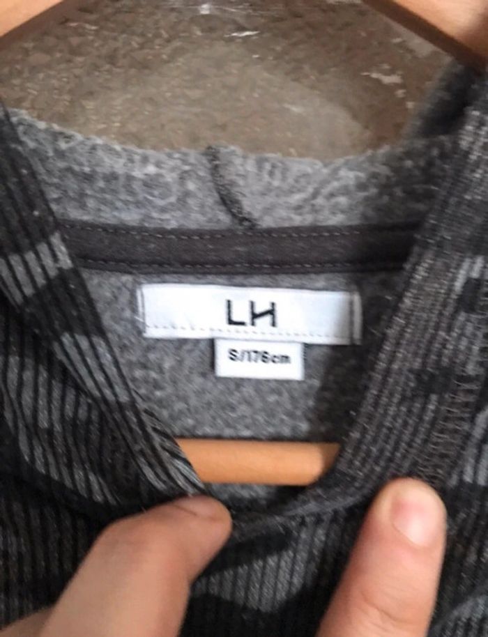Sweat à capuche Marque LH neuf sans étiquette taille S - photo numéro 13
