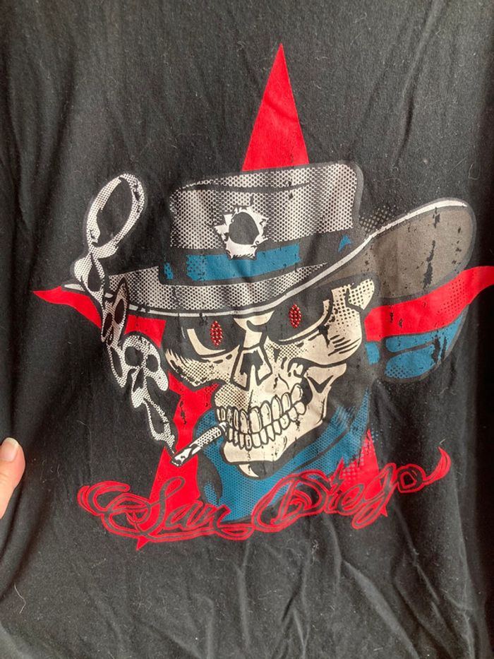 Superbe t-shirt jamais porté rock tête de mort marque Big Buddha - photo numéro 2
