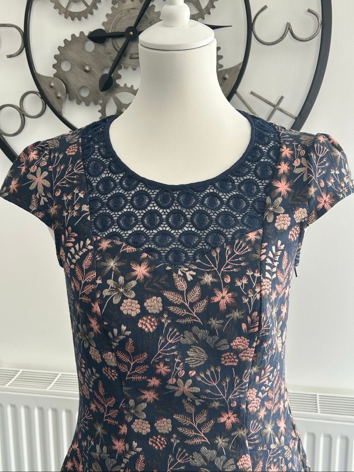 Robe Naf Naf taille 36 - photo numéro 2