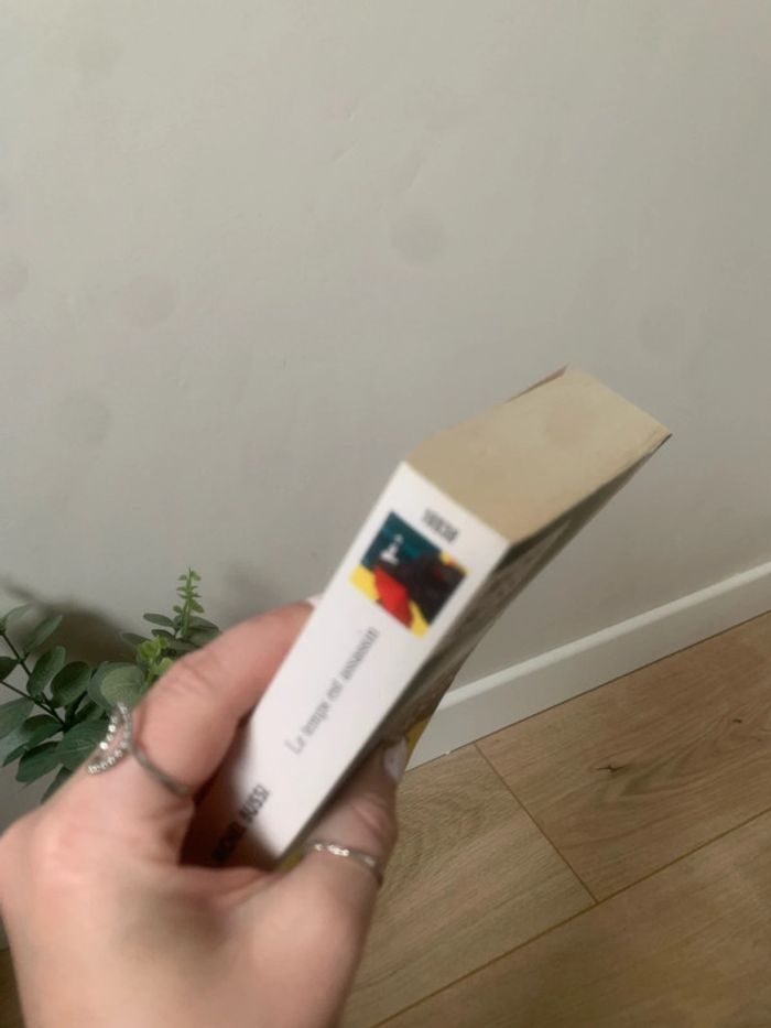 • Livre Bussi ~ Le temps est assassin • - photo numéro 6