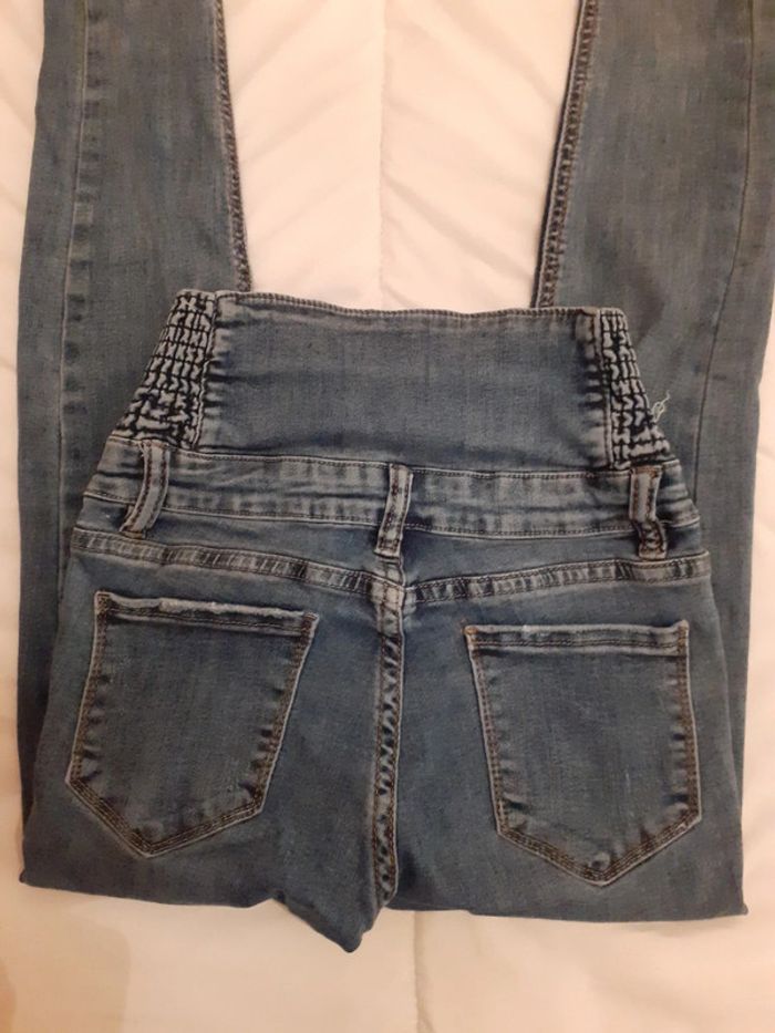 Jeans bleu  taille montante - photo numéro 12