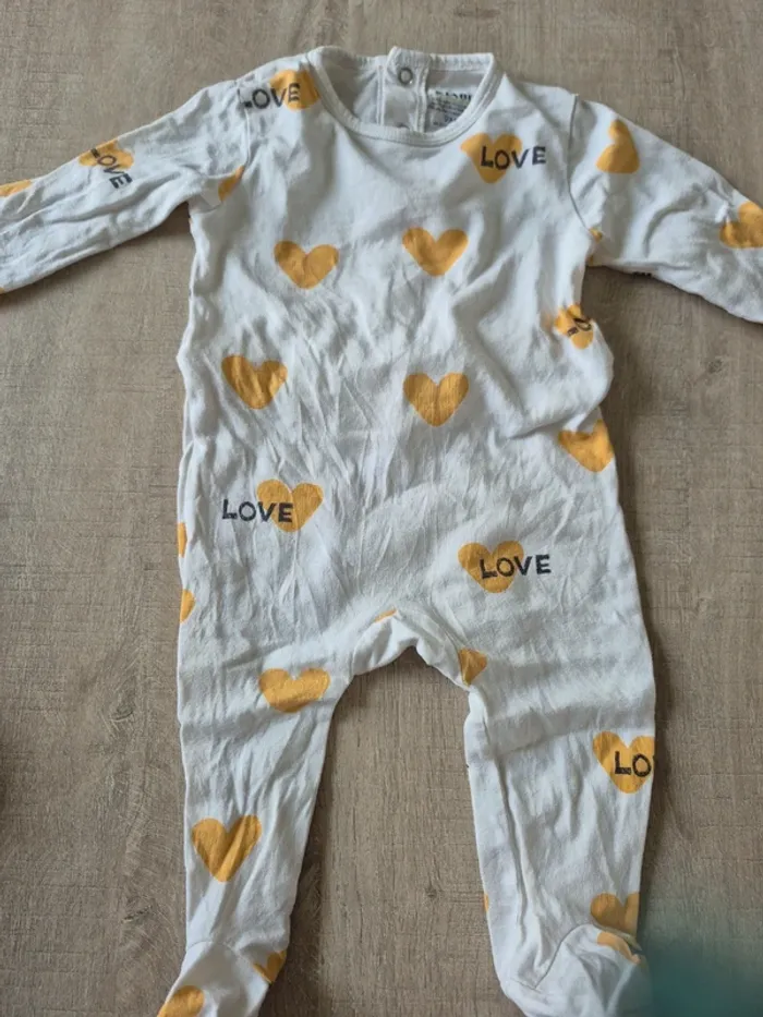 Pyjama cœur jaune