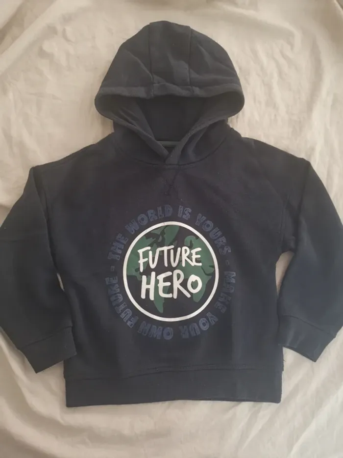 Sweat capuche bleu marine 6 ans