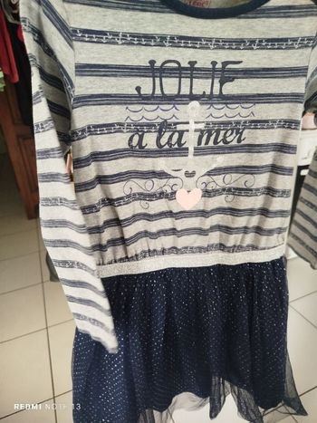 #kytie8ansfille. Robe manches longues légère taille 8 ans