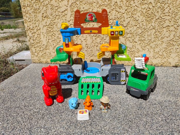 Super camion parc SOS dino tut tut copains