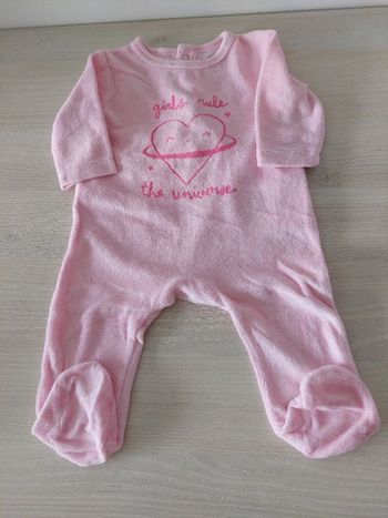 Grenouillère rose fille 3 mois