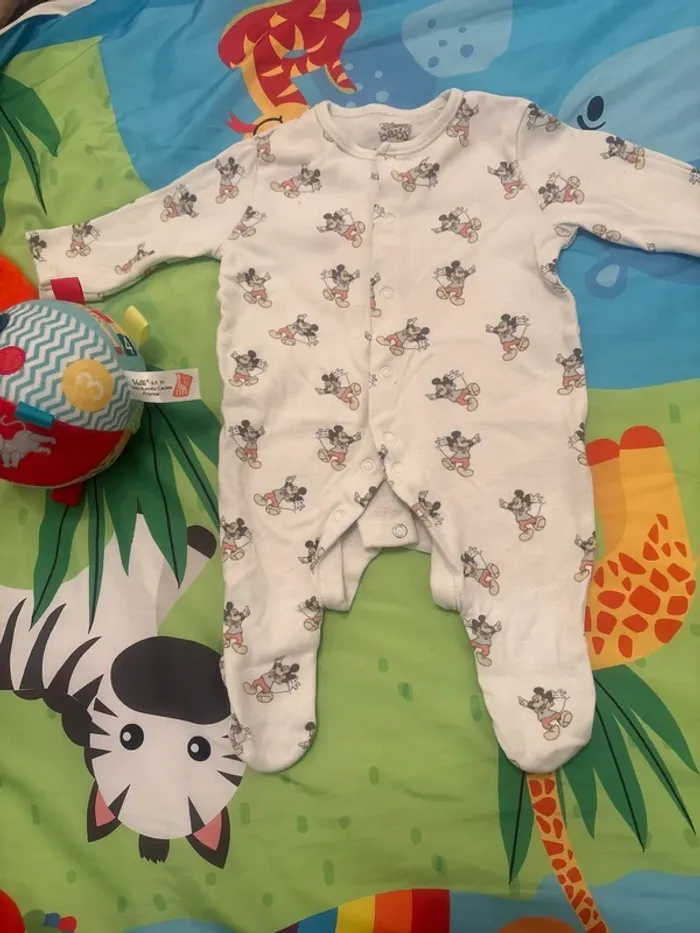 Pyjamas primark collection « Disney » 0/3 mois 62cm - photo numéro 3