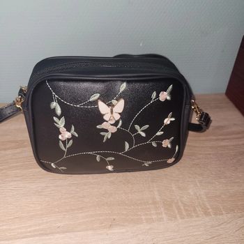 Liquidation 50% sac bandouliere neuf 🦋