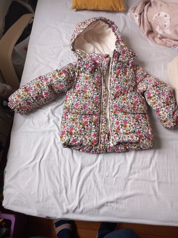 Veste d'hiver chaude pour fille, quasi neuve.
