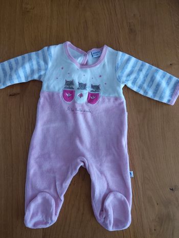 Pyjama rose et blanc