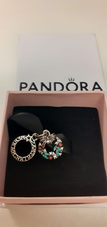 Charm pandora couronne de noel neuf