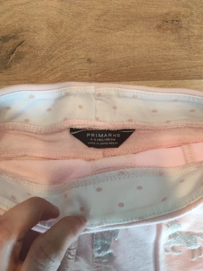 Jogging étiqueté 5 ans mais taille 4 ans Primark - photo numéro 2