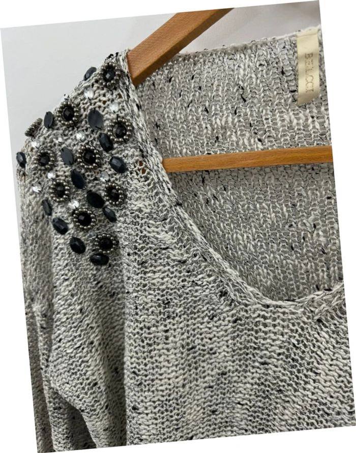 Pull en maille Belcci avec accessoires aux épaules taille M - photo numéro 4