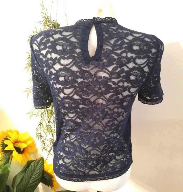 haut dentelle doublé jennyfer taille S - neuf - photo numéro 4