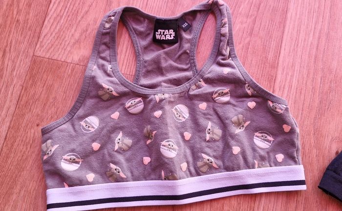 Lot de 3 brassières TBE taille 10/12ans.xxs.12/14 ans - photo numéro 2